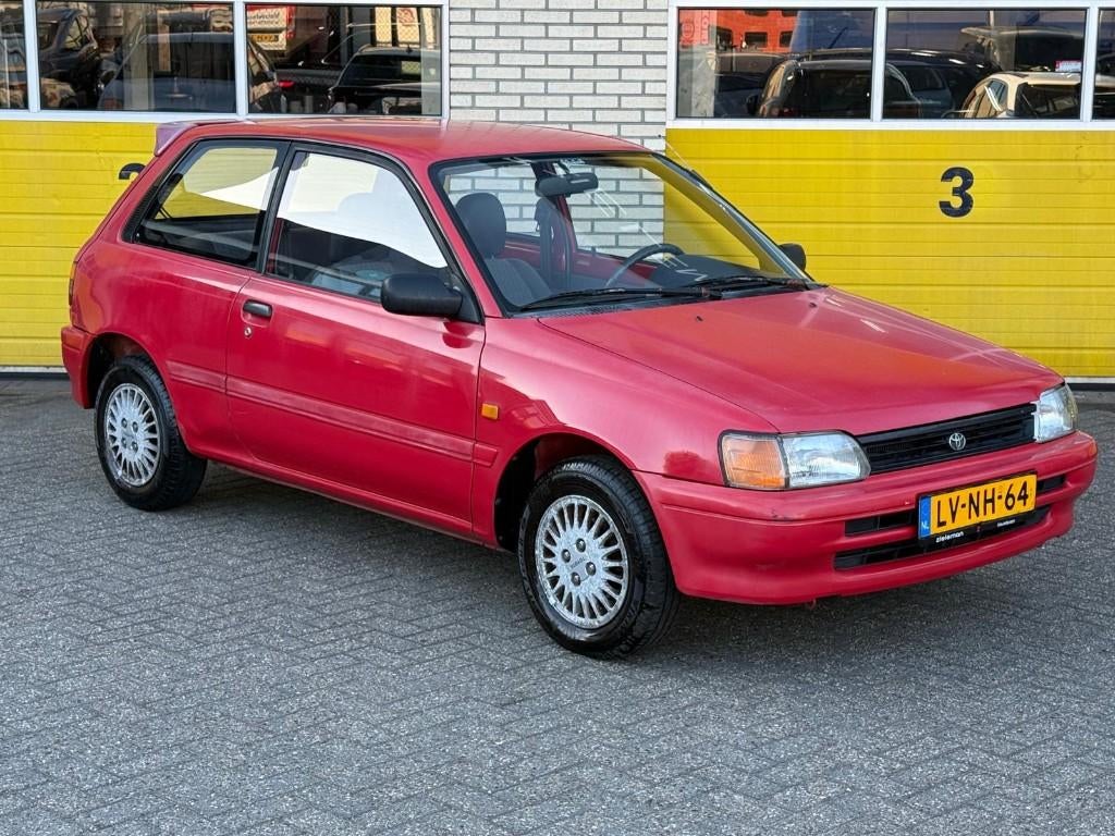 Toyota Starlet 1.3 Sport - APK tot 08-2027, Stof, 4 cilinders, Origineel Nederlands, Handgeschakeld