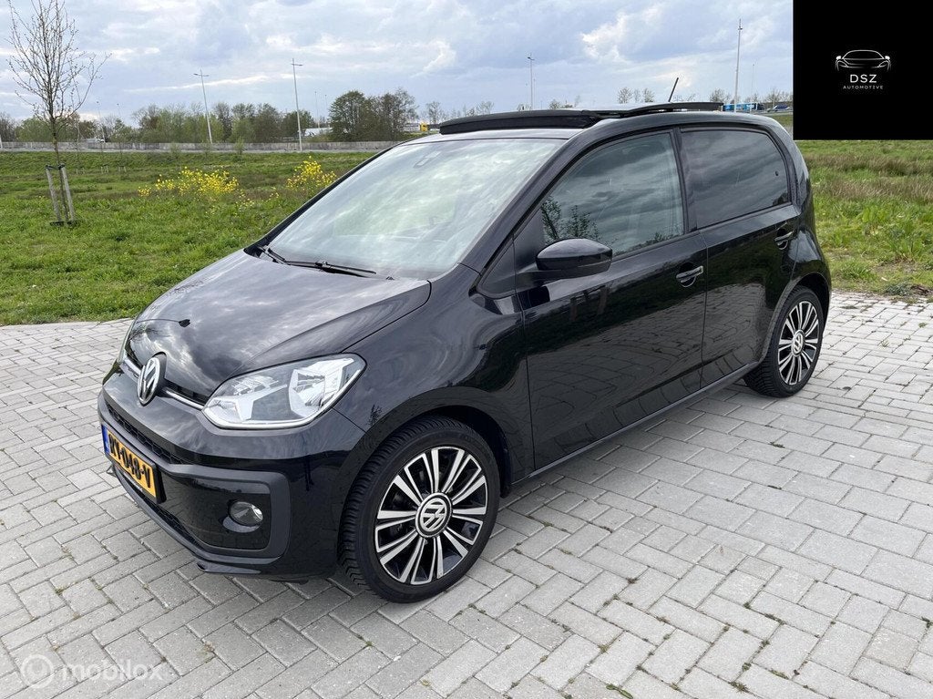 Volkswagen Up! 1.0 BMT high up!, Auto's, Voorwielaandrijving, Zwart, Origineel Nederlands, Handgeschakeld