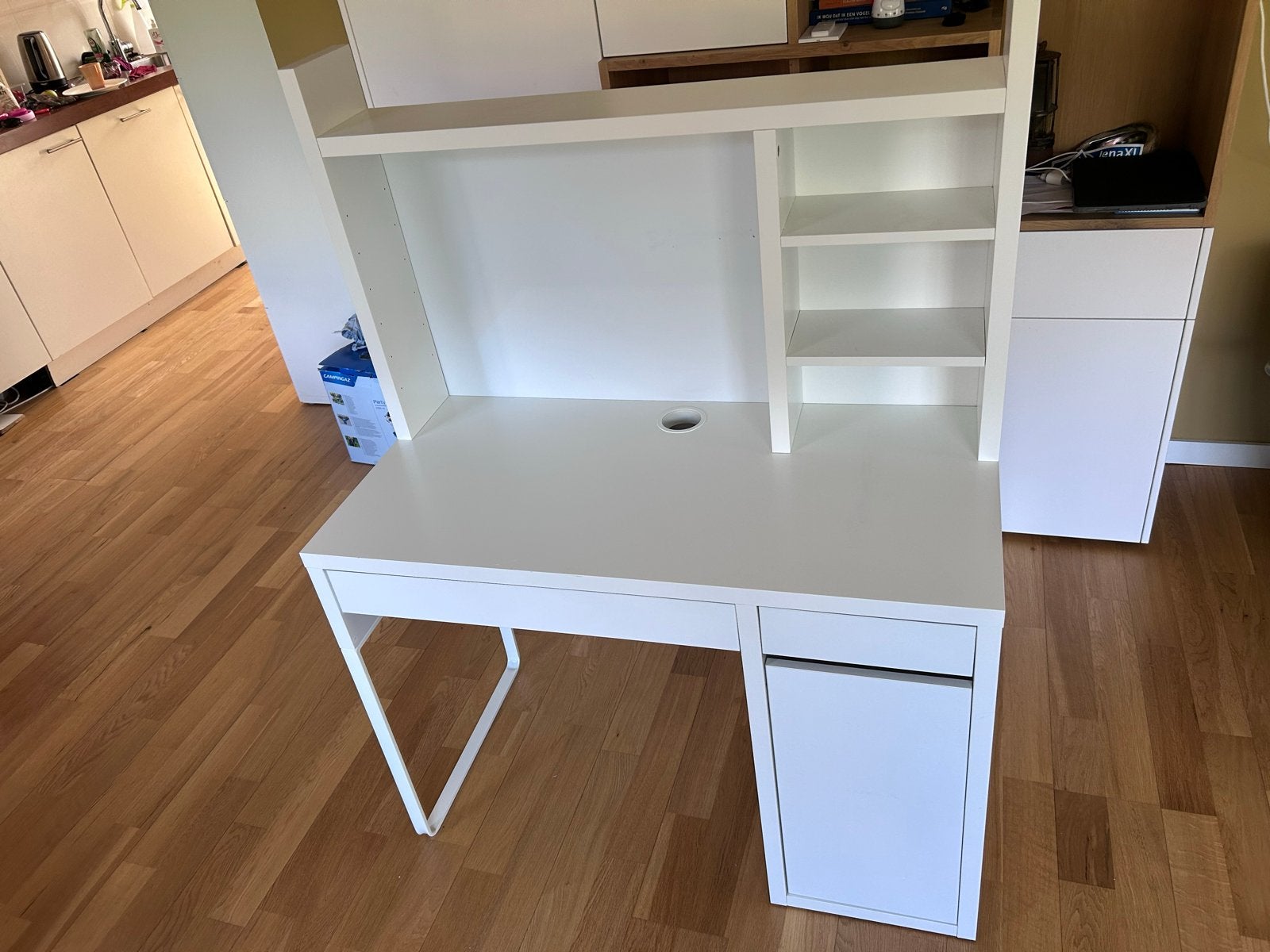 IKEA Micke Bureau Wit met Opbouw, Lades en Kastje, Ophalen, 105 cm, Gebruikt, Opzetstuk