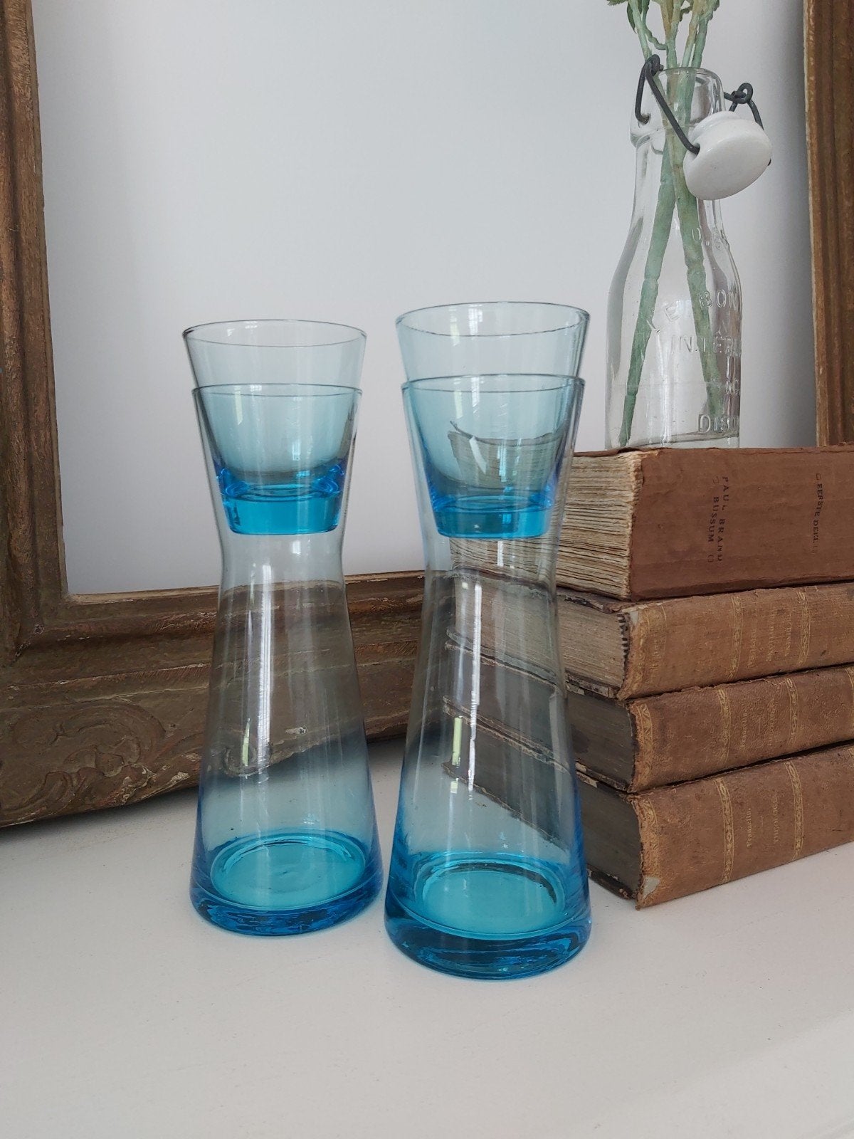 2 x waterkaraf tafelwater fles met drink glas blauw glas. Ki, Ophalen of Verzenden, Overige typen