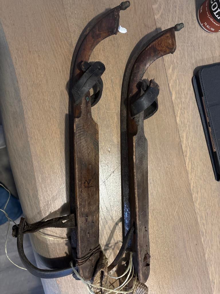 Antieke houten schaatsen – Friese doorlopers – decoratief, Ophalen of Verzenden