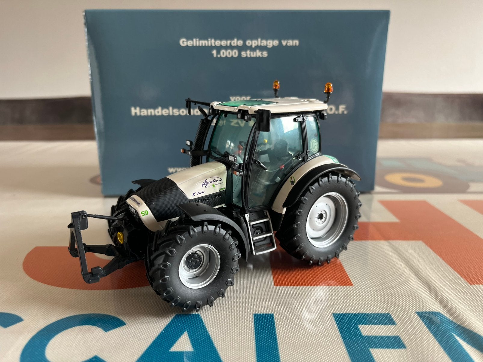 Deutz Fahr K 100 trekker Gemeente Noordenveld UH 2850, Ophalen of Verzenden, Nieuw, Tractor of Landbouw, Universal Hobbies