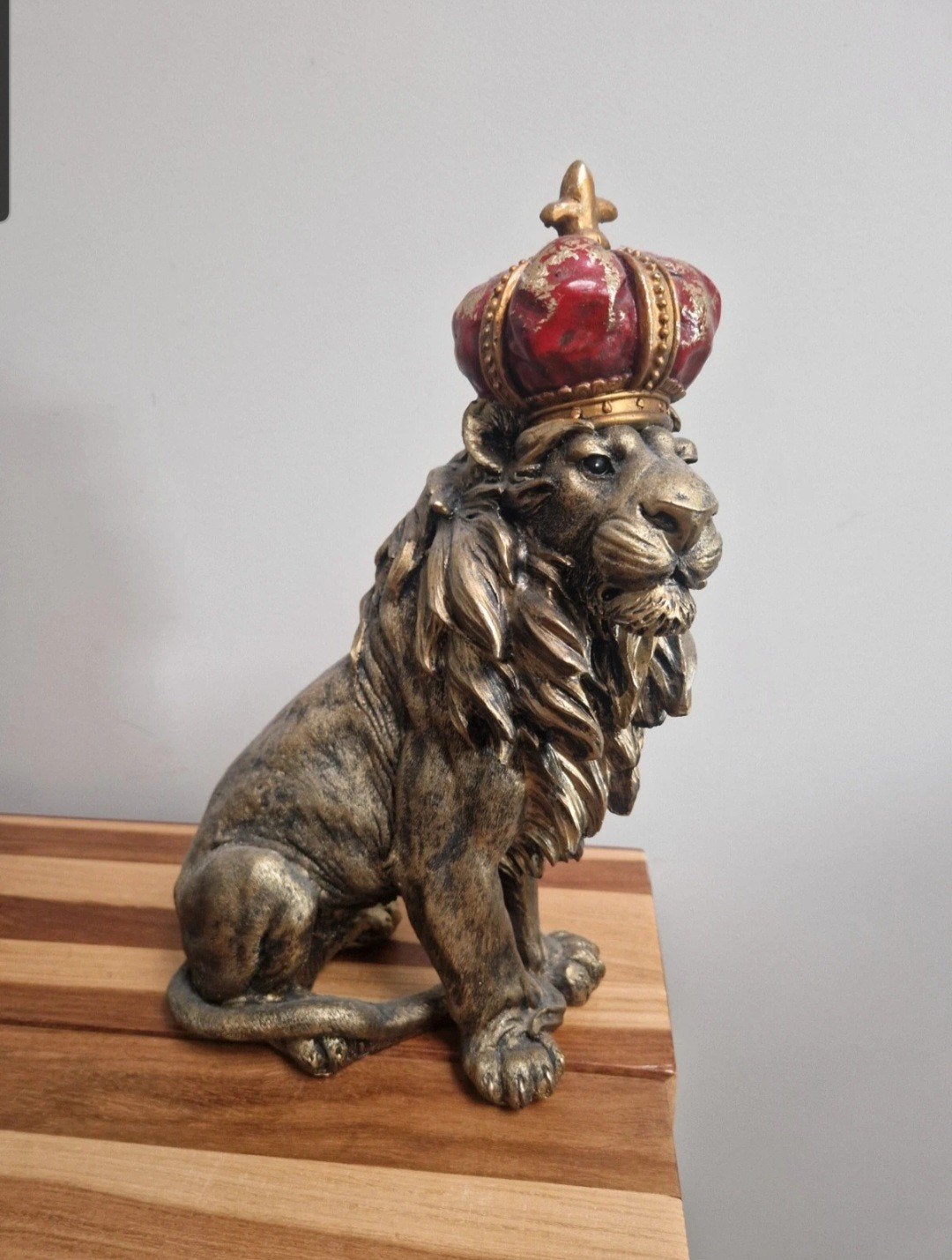 Decoratieve Leeuw met Kroon - Goudkleurig Beeld, Huis en Inrichting, Overige materialen, Ophalen of Verzenden, Goud, Klassiek