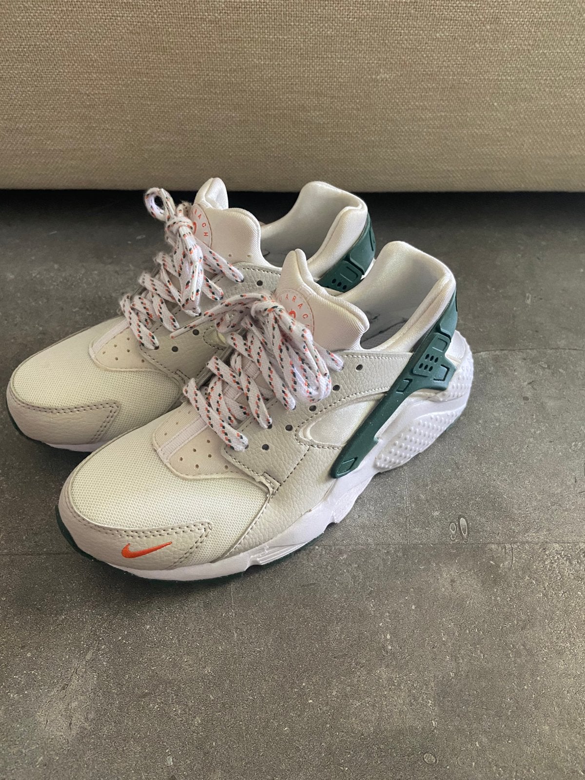 Nike air Huarache maat 38, Wit, Ophalen of Verzenden, Sneakers of Gympen, Zo goed als nieuw
