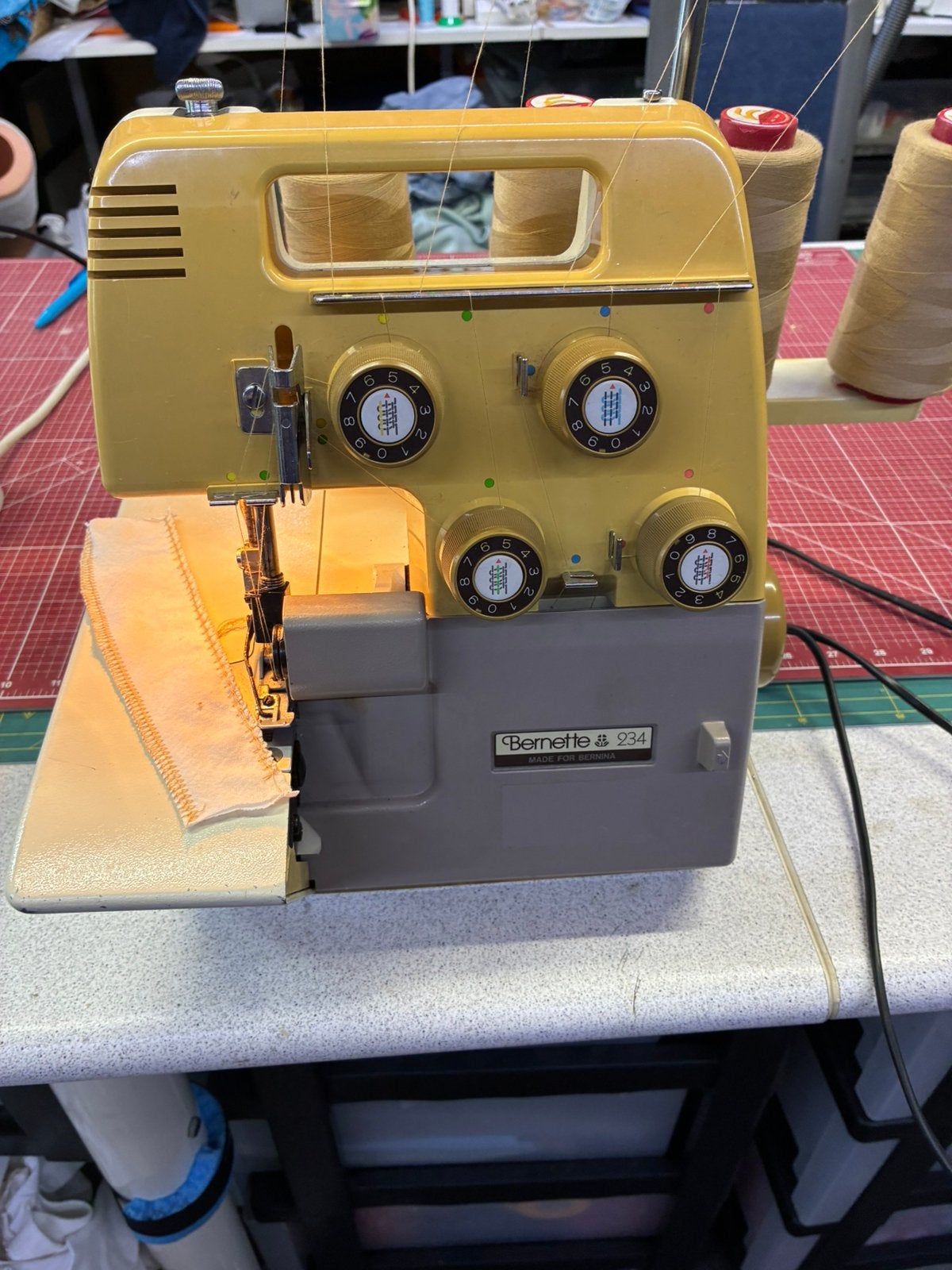 Bernette lockmachine, Ophalen of Verzenden, Gebruikt, Lockmachine, Bernina