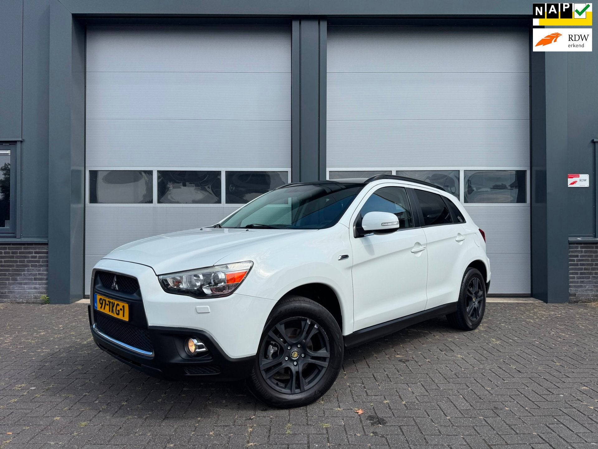 Mitsubishi ASX 1.6 Instyle ClearTec Panorama Leder Stoelvw K, Auto's, Voorwielaandrijving, Euro 5, Gebruikt, Navigatiesysteem