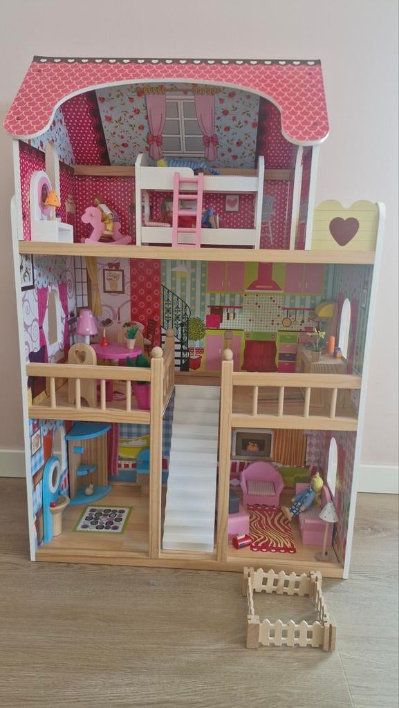 Groot Poppenhuis met 4 Poppen, Meubels en Moestuin, Ophalen, Gebruikt, Poppenhuis