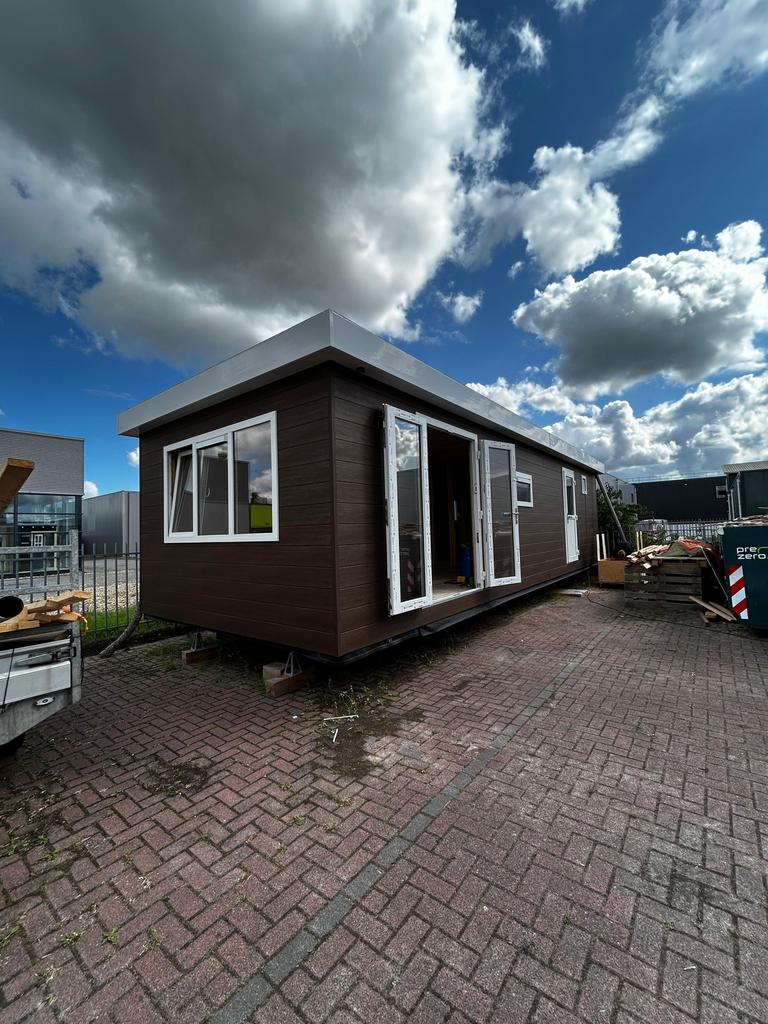 Nieuwe chalet, Caravans en Kamperen, Stacaravans, tot en met 2, Ophalen of Verzenden