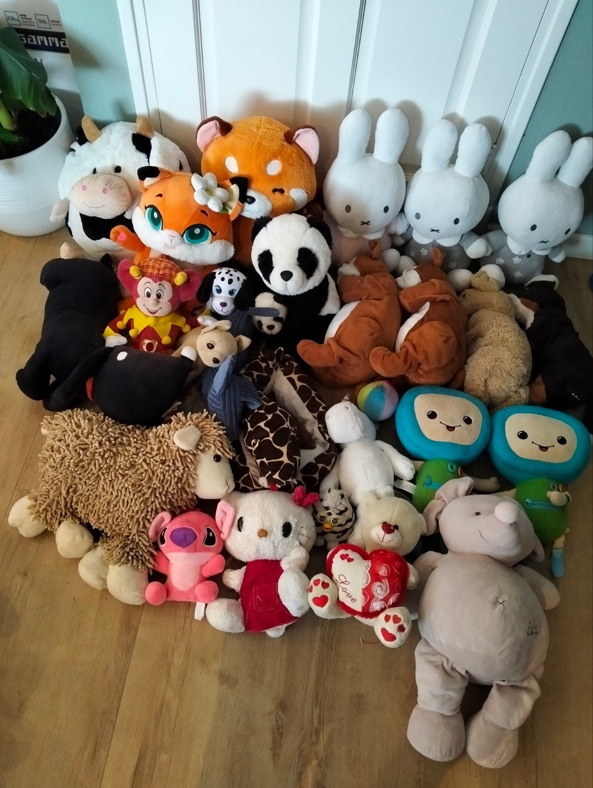 Partij knuffels, 27 stuks, vooral grote, ook merk, Kinderen en Baby's, Speelgoed | Knuffels en Pluche, Ophalen