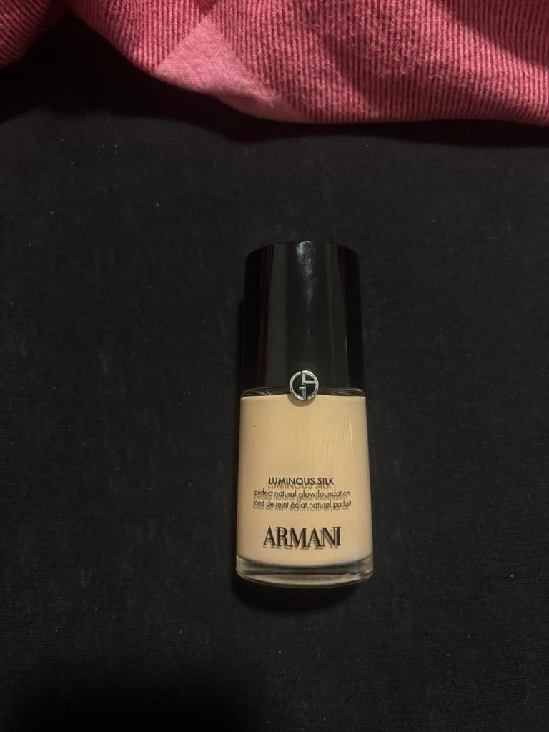 Giorgio Armani Luminous Silk Foundation 3.75, Overige kleuren, Gehele gezicht, Nieuw, Ophalen of Verzenden