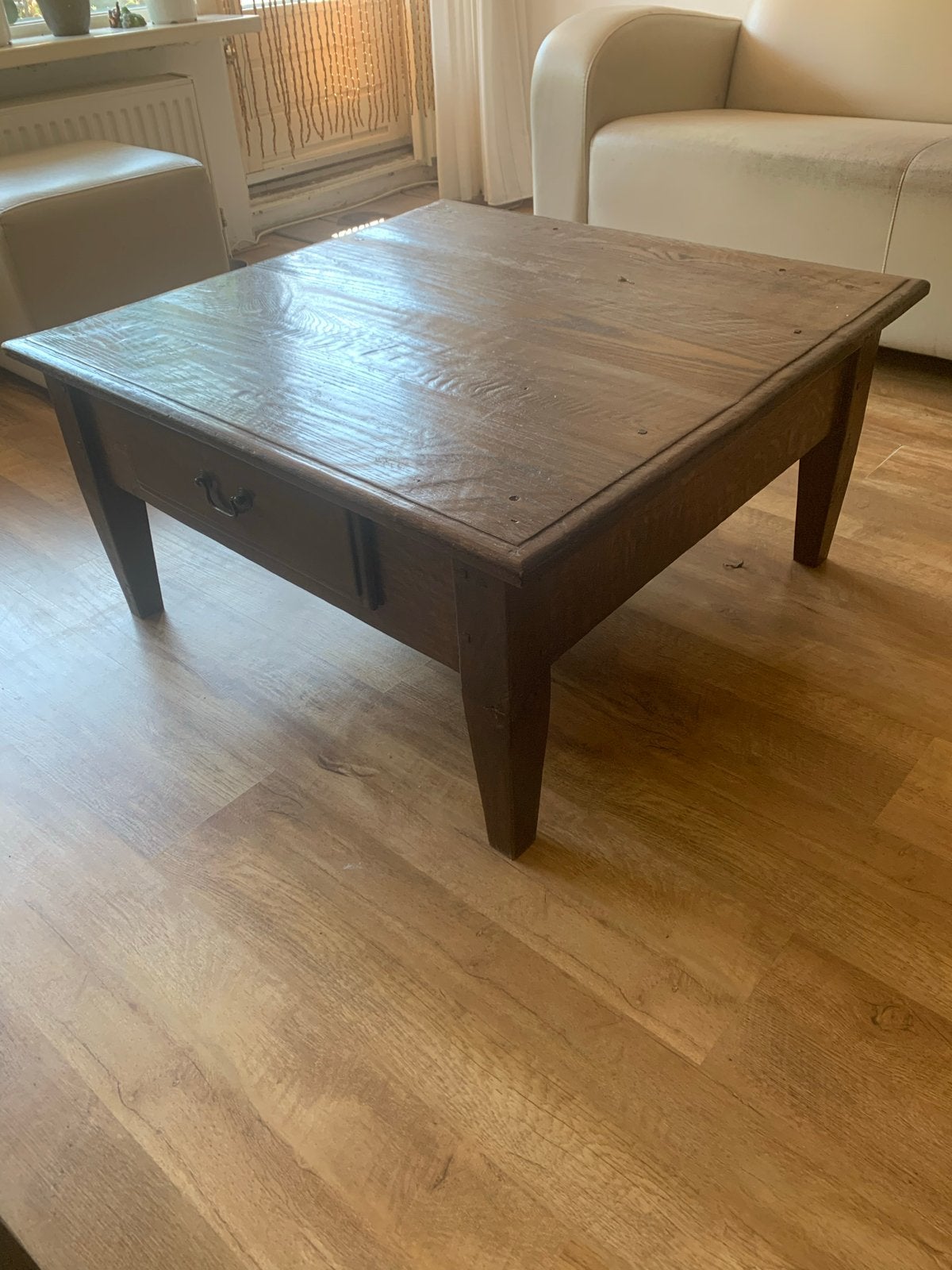 Robuuste houten salontafel met lade, Ophalen
