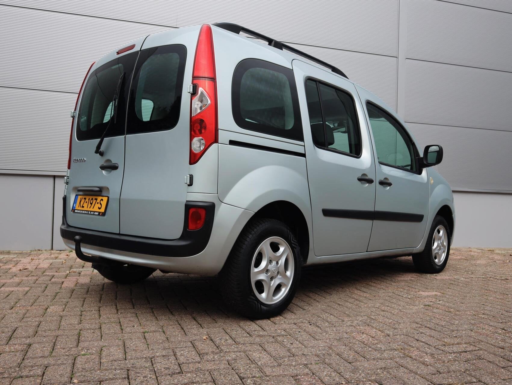 Renault Kangoo Family 1.6-16V Privilège (Vol-Opties!), Auto's, 1373 kg, Gebruikt, Huisgarantie, 4 cilinders