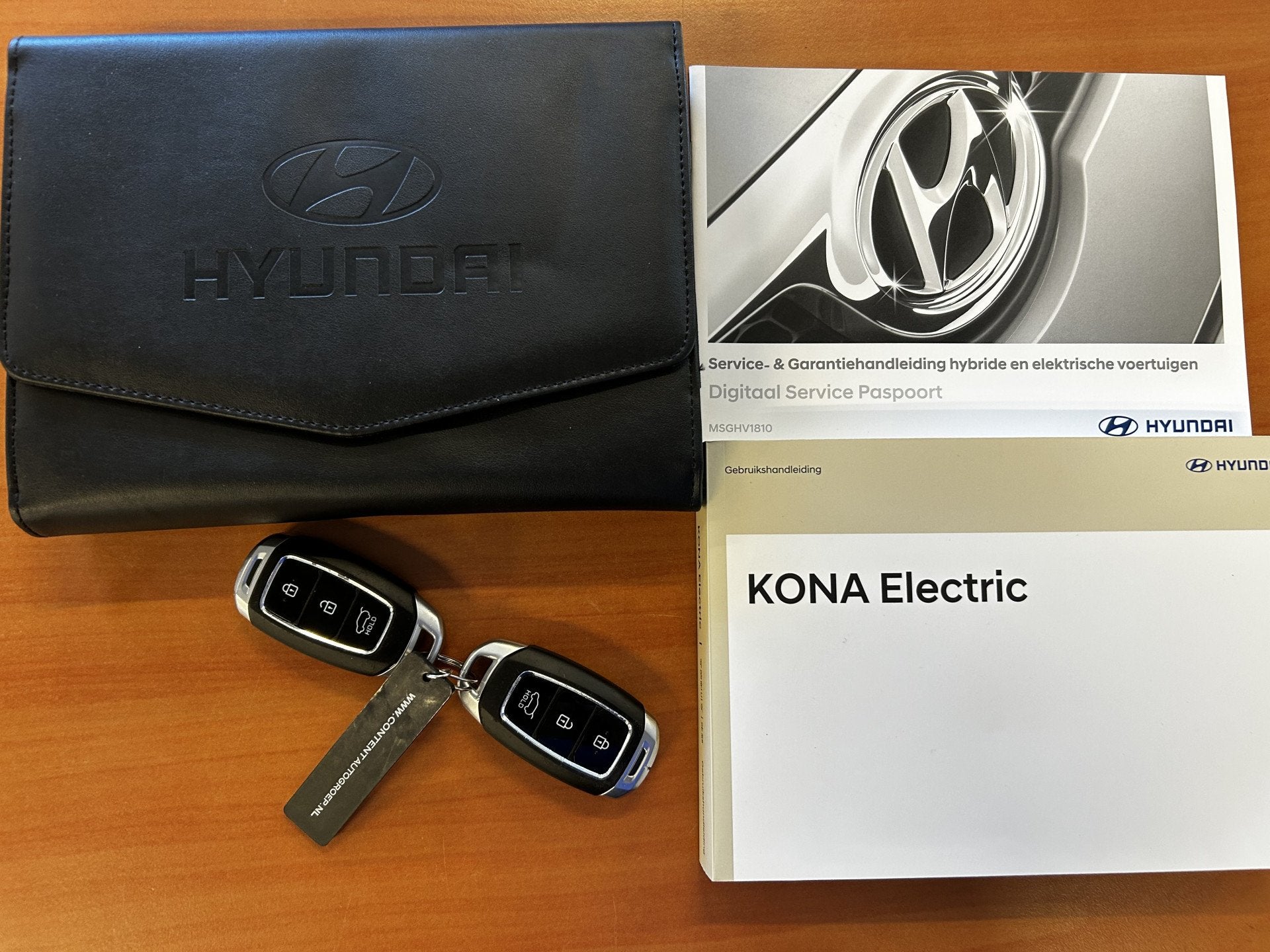 Hyundai KONA EV Premium 64 kWh Vol Elektrisch | Head up disp, Auto's, Gebruikt, Zwart, Met garantie (alle), 630 min