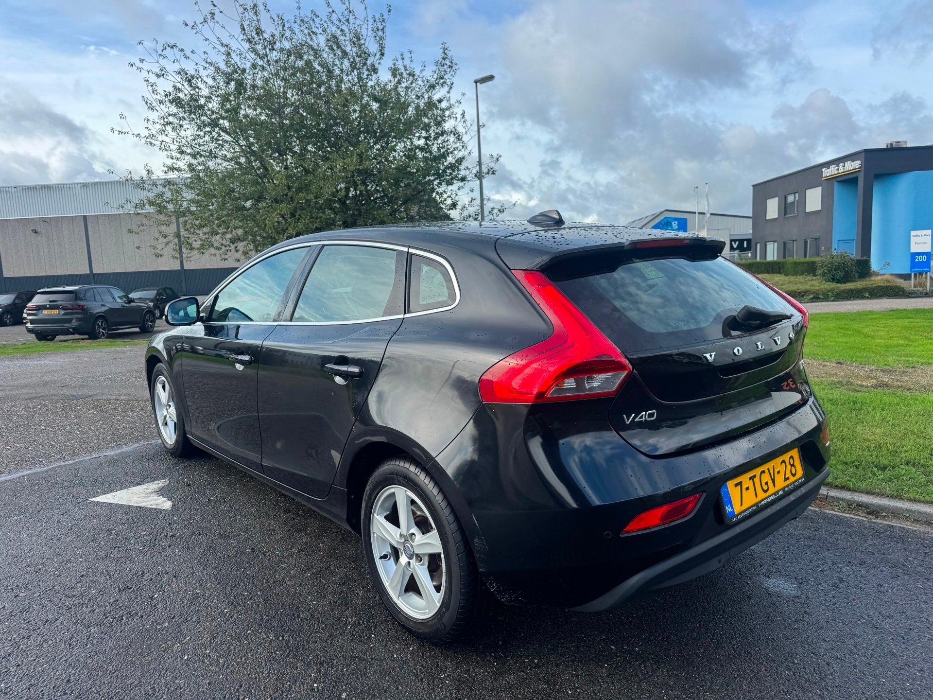 Volvo V40 | 2013 | 1.6 D2 Summum | Export en Handel, Voorwielaandrijving, Euro 5, 4 cilinders, Zwart