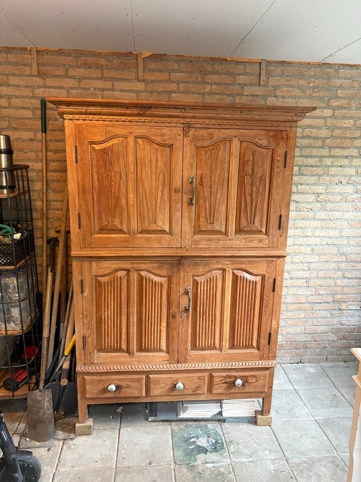 Antieke teakhouten kast met houtsnijwerk, Ophalen