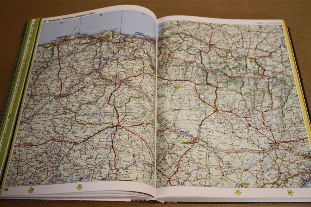 Wolters-Noordhoff Grote Europa atlas., Gelezen, Ophalen of Verzenden, Landkaart, 1800 tot 2000