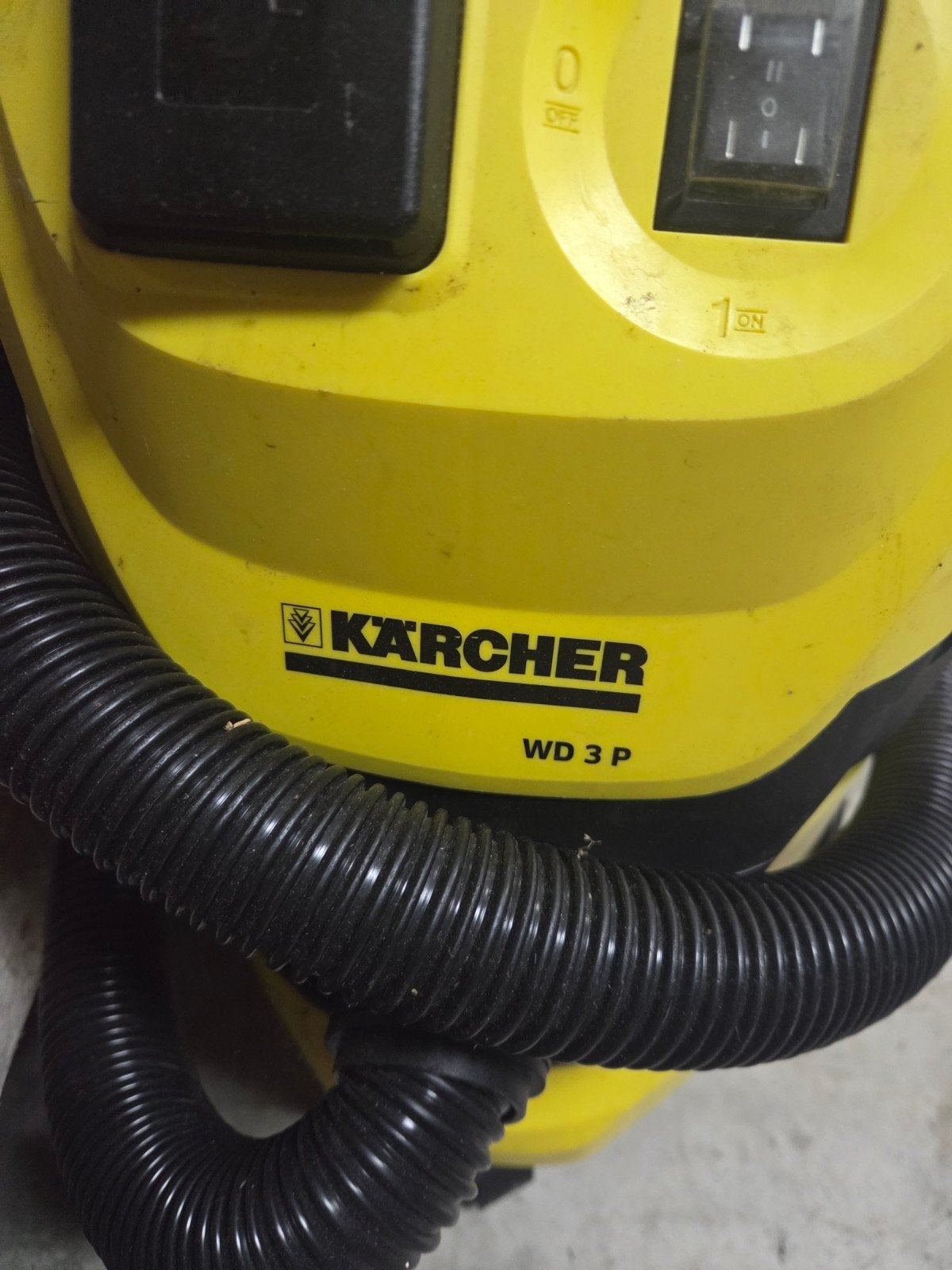 Kärcher WD 3 P Nat- en Droogzuiger - Krachtig en Veelzijdig, Witgoed en Apparatuur, Stofzuigers, Ophalen, Inclusief accessoires