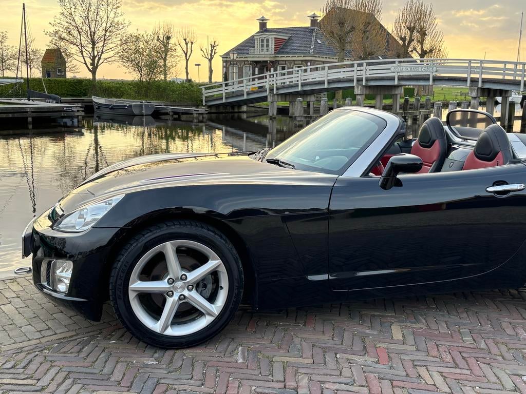 Opel GT 2.0 Turbo  1 Eigenaar. Nieuwstaat.  58300 km, 1998 cc, Achterwielaandrijving, 264 pk, 4 cilinders