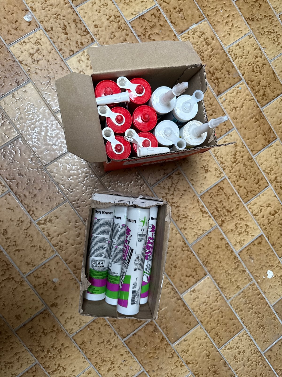 Diverse kitkokers en acrylaatkit - Den Braven, Nieuw, Ophalen of Verzenden, Verf, Minder dan 5 liter