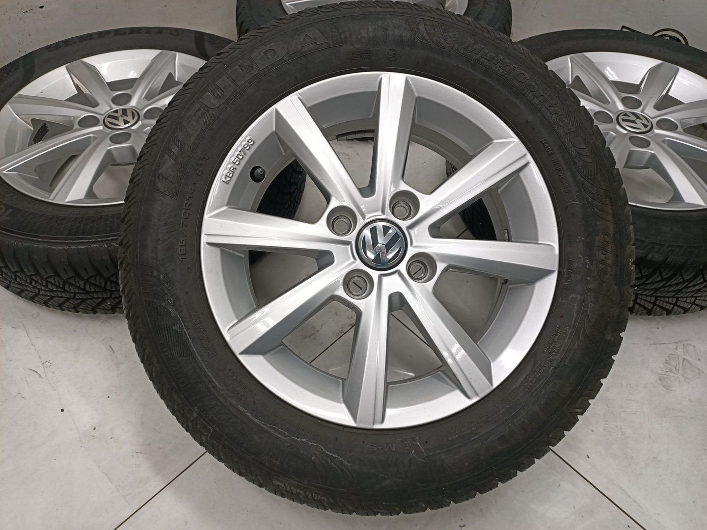 VW Up lichtmetaal velgen 14 inch All seson banden 4x100 6832, 14 inch, Gebruikt, -, -