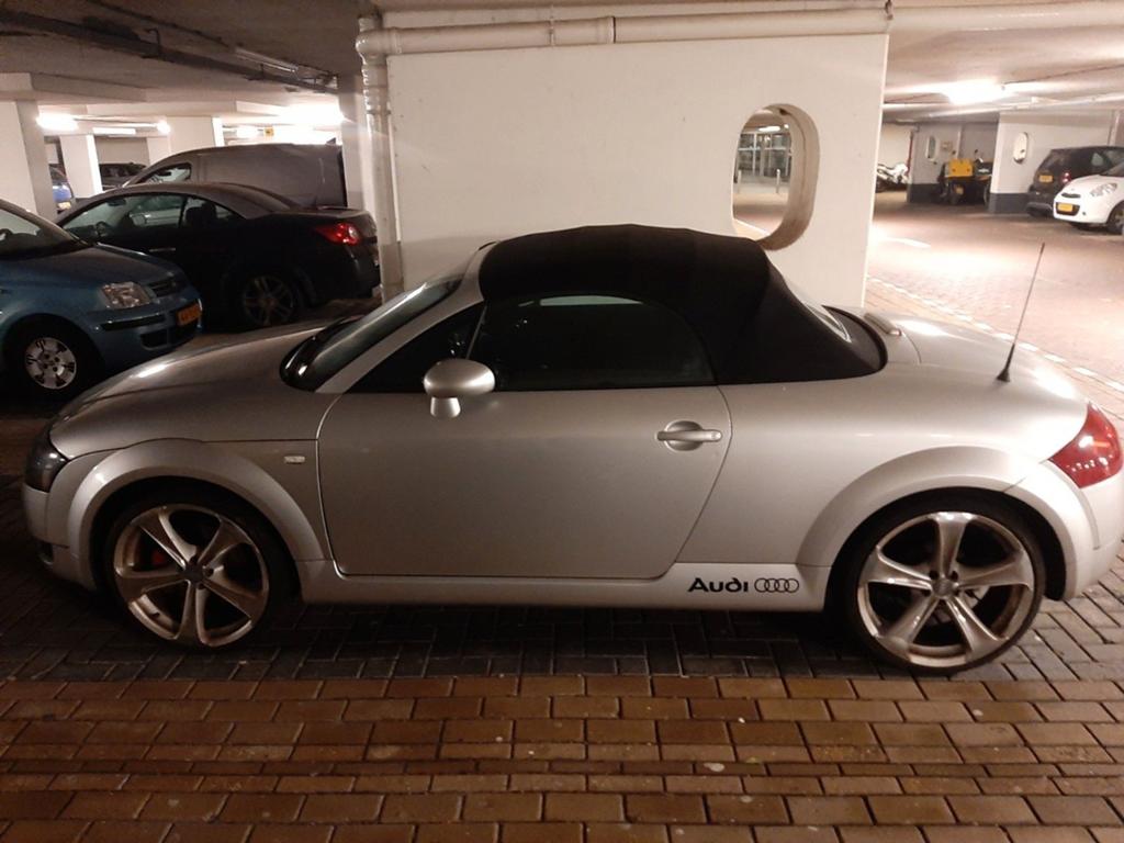 Audi TT 1.8 T Roadster 132KW 1999 Grijs, Voorwielaandrijving, TT, Zwart, 4 cilinders