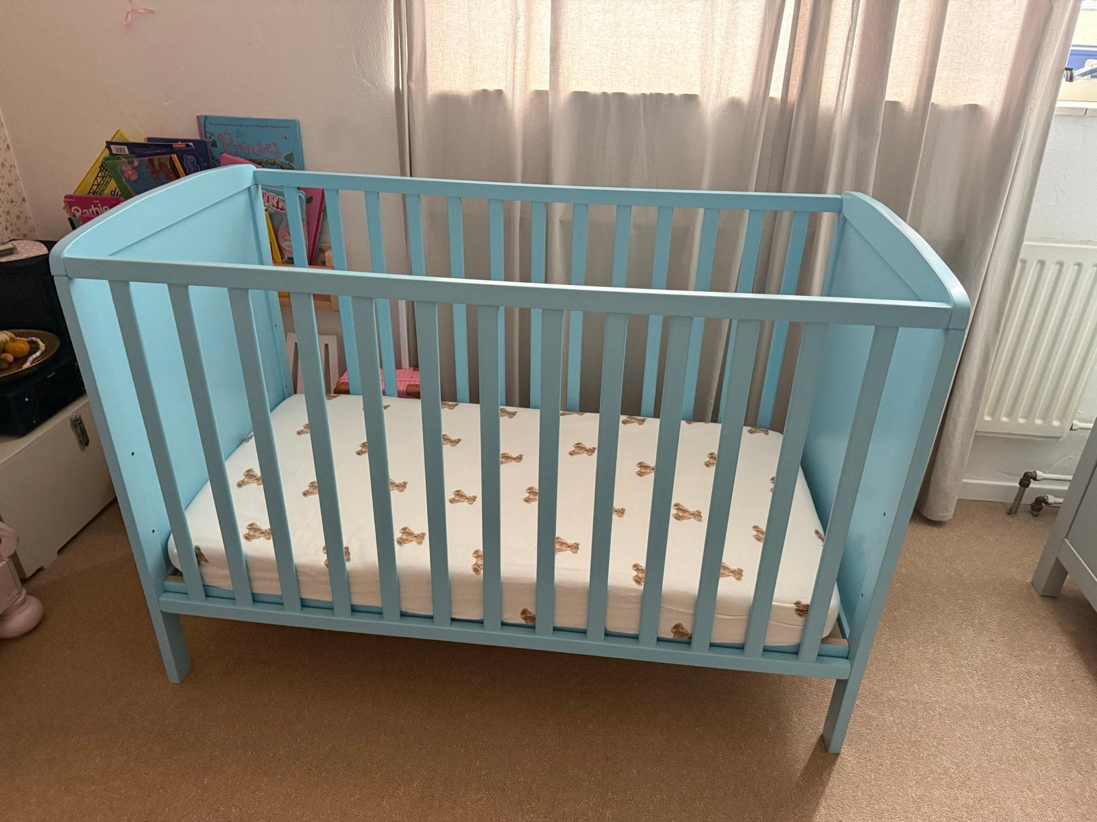 IKEA Babybed & Commode Lichtblauw (Zara luchtballon knoppen), Ophalen of Verzenden, Gebruikt, Ledikant
