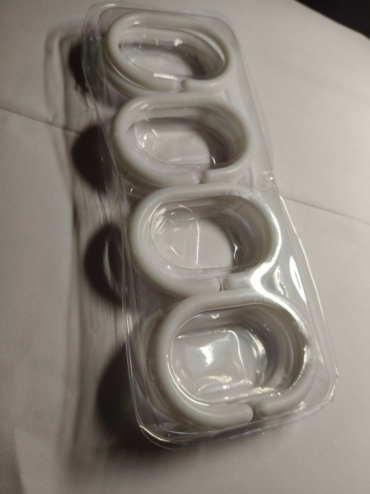 12 stuks nieuwe witte plastic gordijnringen gratis, Ophalen, Nieuw, Wit, Douche-accessoire