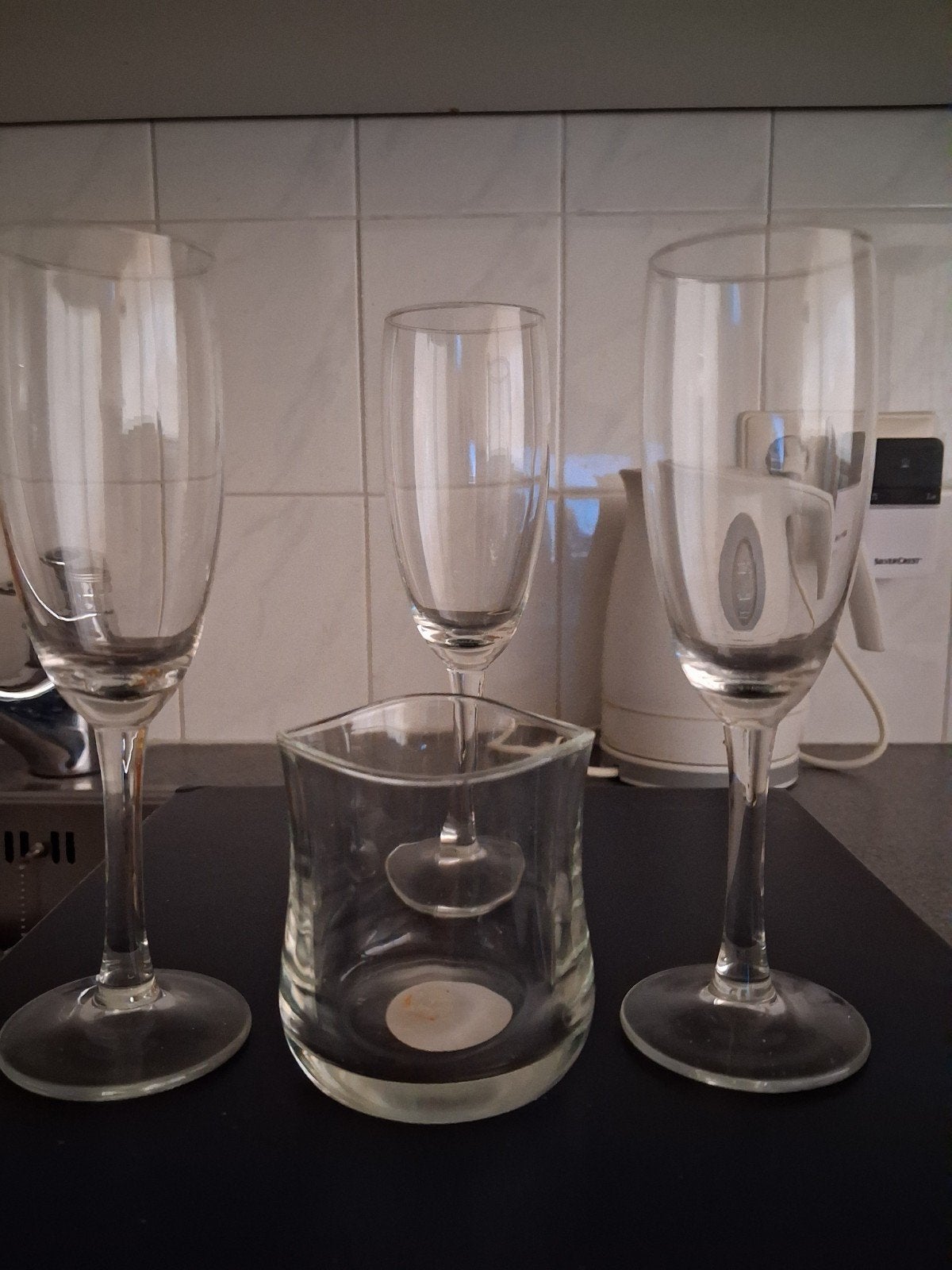 GRATIS !  3 CHAMPAGNE GLAZEN + 1 WHISKEY/Waxinelicht-glas, Overige typen, Ophalen of Verzenden, Nieuw, Glas