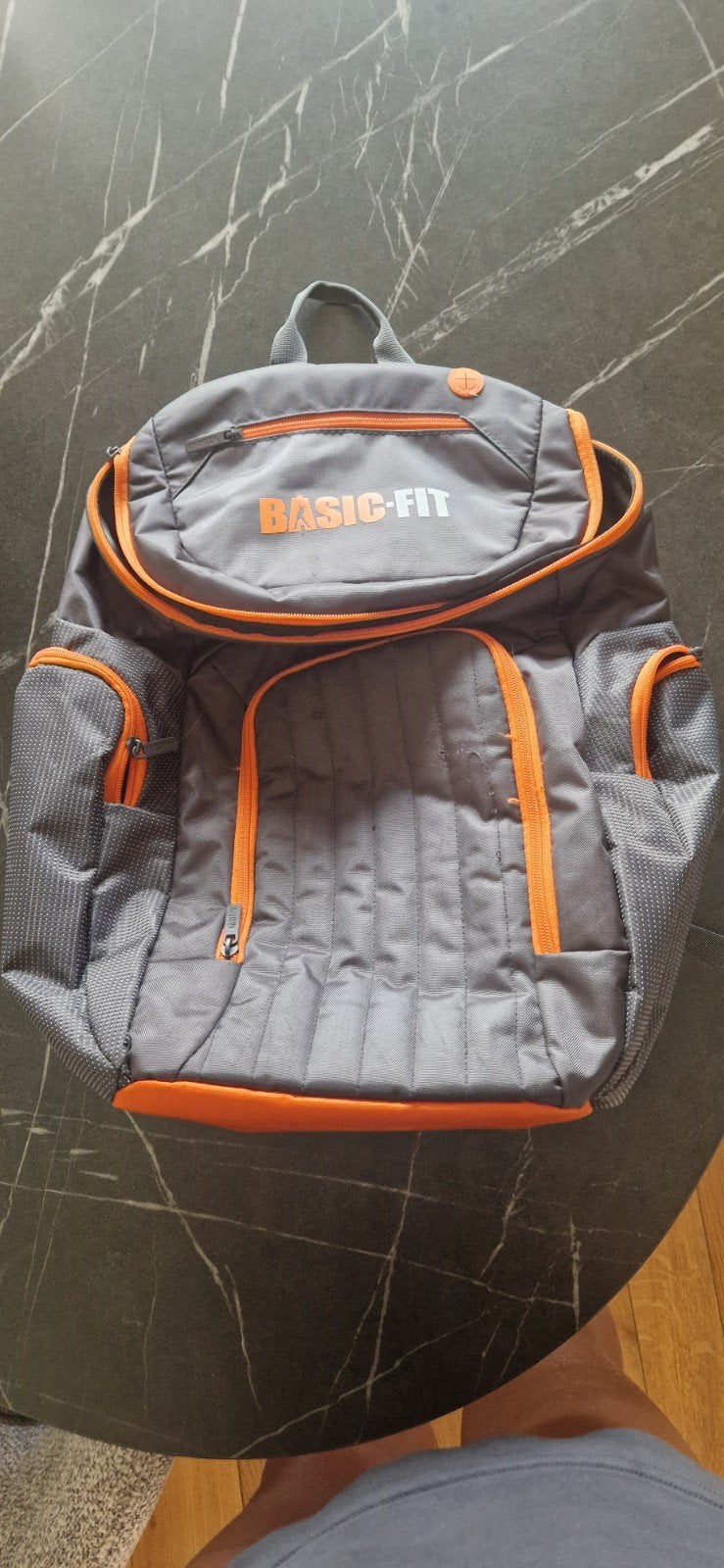 Basic-Fit Rugzak - Grijs met Oranje Details, Gebruikt, 25 tot 40 cm, Ophalen of Verzenden, Overige merken