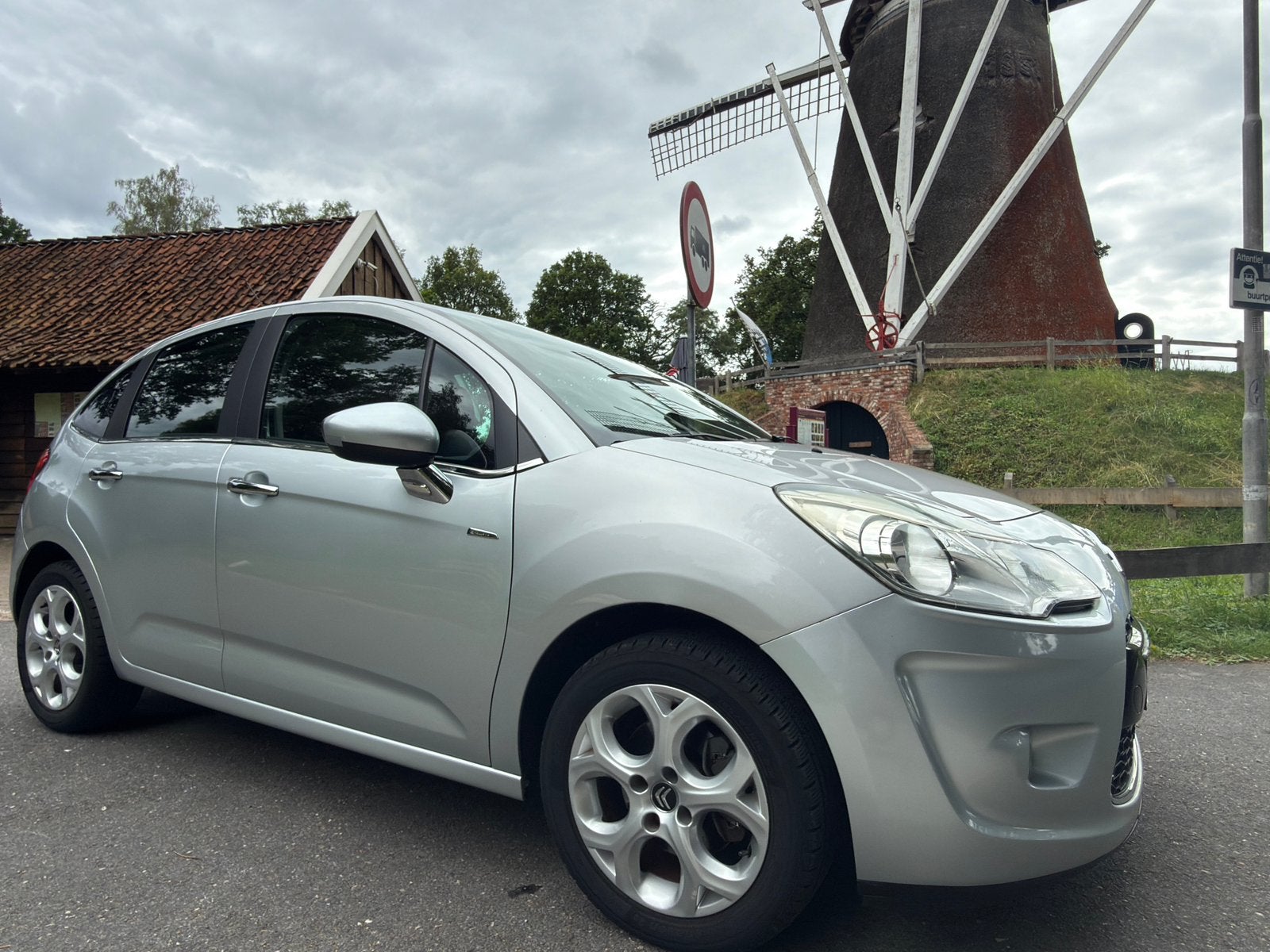 Citroën C3 1.6 automaat VTI Exclusive uitvoering, Stof, Zwart, 4 cilinders, Elektrische buitenspiegels