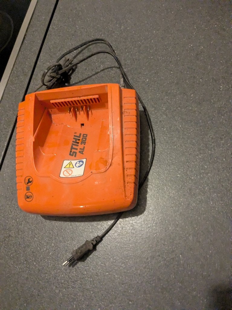 STIHL AL 300 snellader voor AP-accu's, Ophalen, Gebruikt, Overige soorten