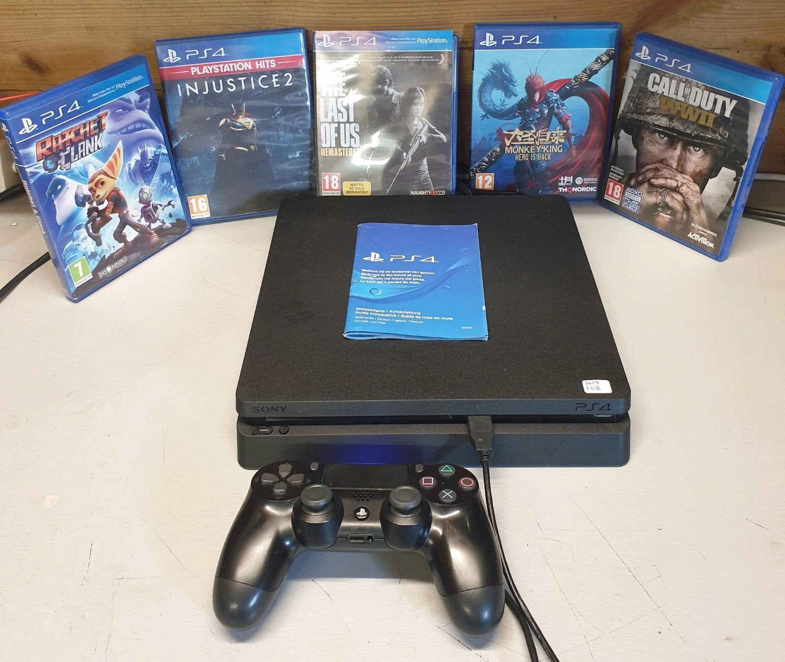 Sony playstation 4 slim 1TB + controller + 5 games, Spelcomputers en Games, Ophalen of Verzenden