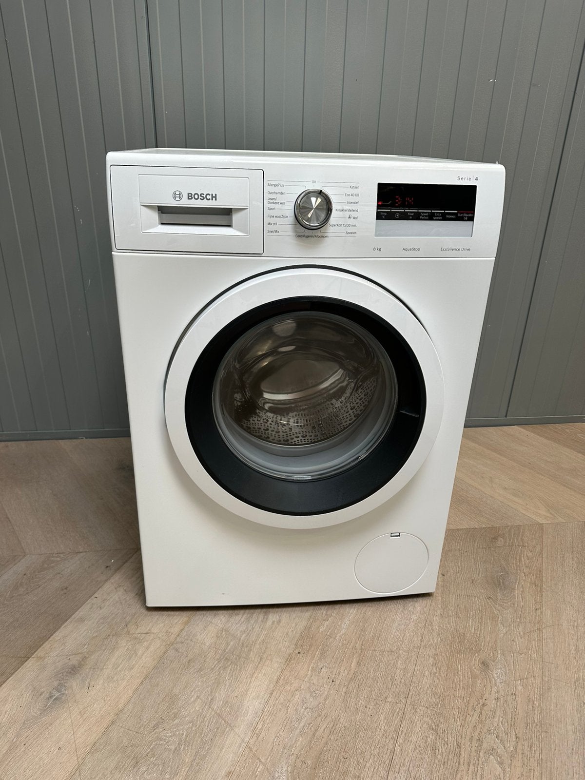 Bosch serie 4 Wasmaschine A+++ 8KG incl Garantie&Bezorging, Witgoed en Apparatuur, Bosch, 1200 tot 1600 toeren, Minder dan 85 cm