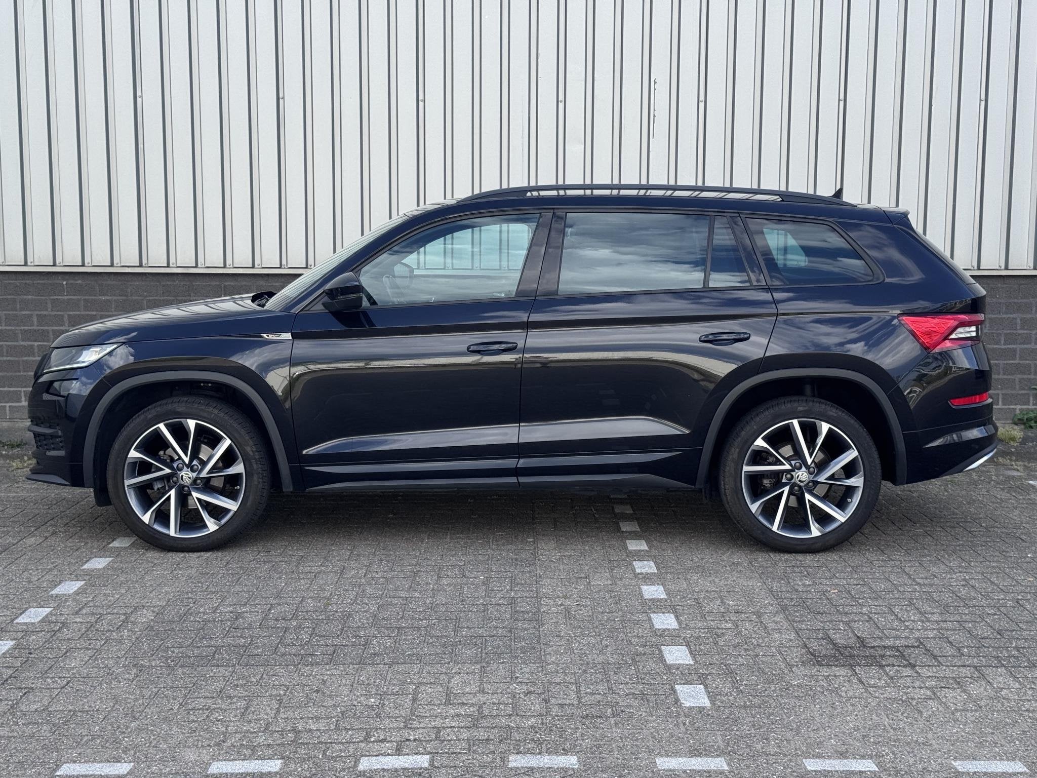 Skoda Kodiaq 1.5 TSI Sportline Business 20” | Keyless | Tr, Auto's, 4 cilinders, 150 pk, Zwart, Origineel Nederlands