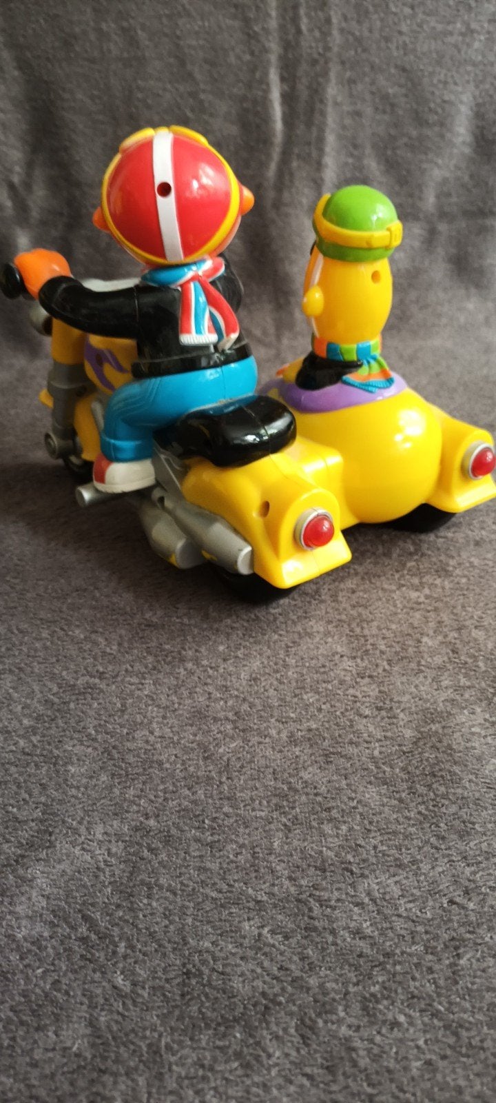 Sesamstraat Ernie en Bert op Motorfiets Speelgoed, Kinderen en Baby's, Ophalen of Verzenden, Gebruikt, Jongen of Meisje