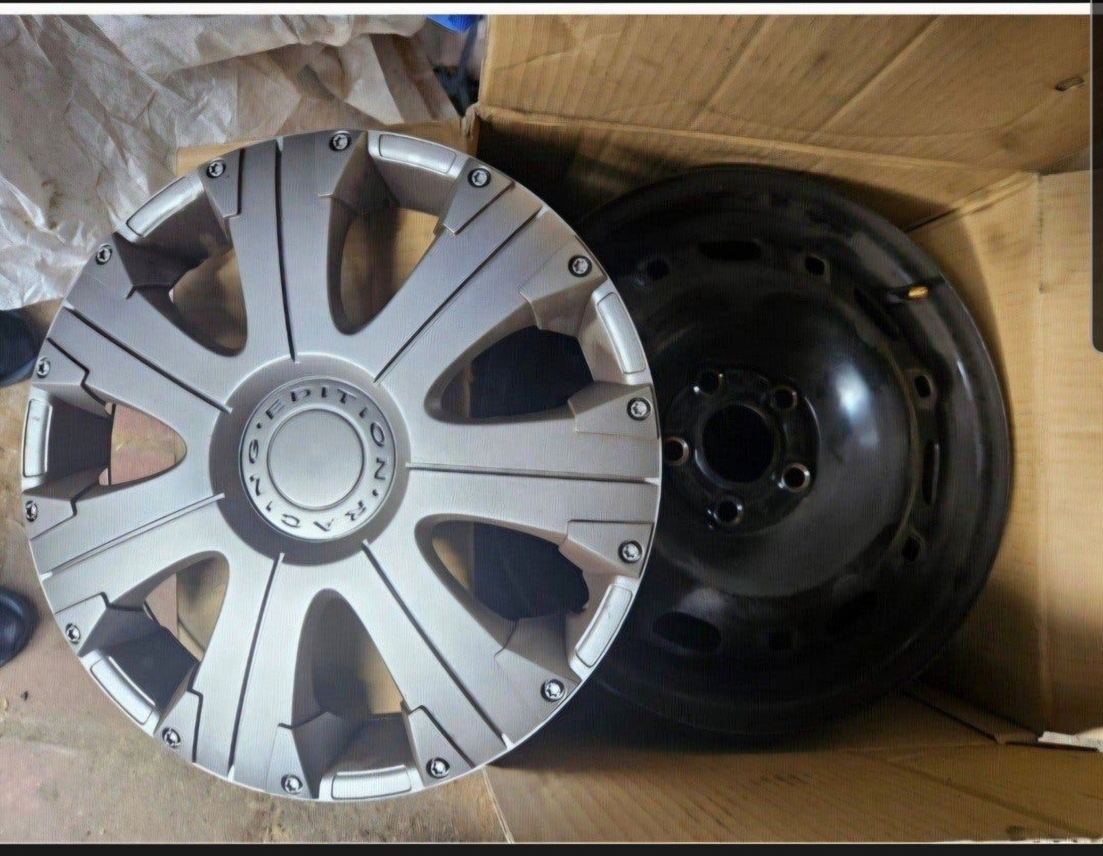 4x Stalen velgen VW Polo (9N) 2006 - incl. wieldoppen, Ophalen