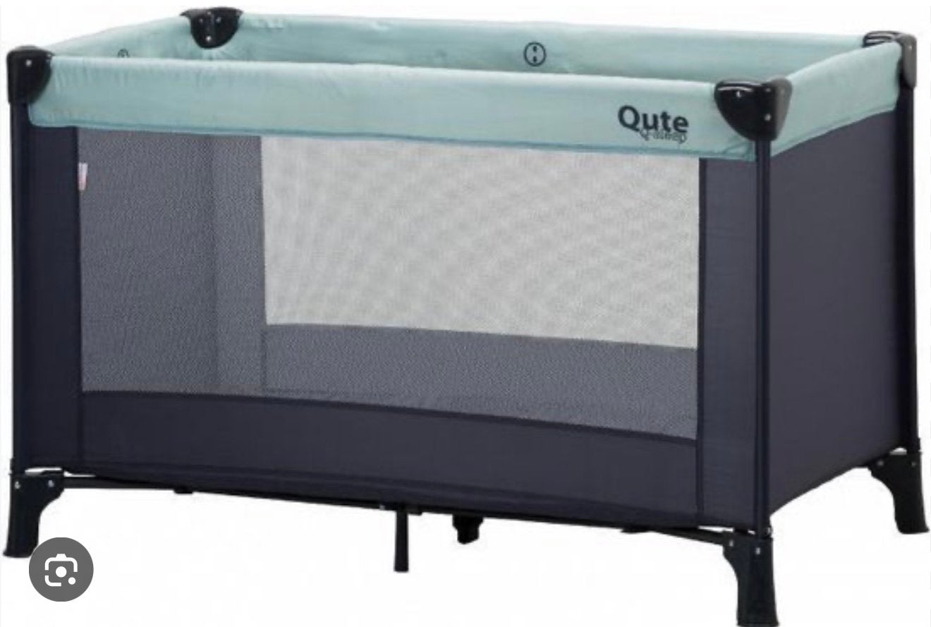 Campingbed met matras, Ophalen, Gebruikt, Matras