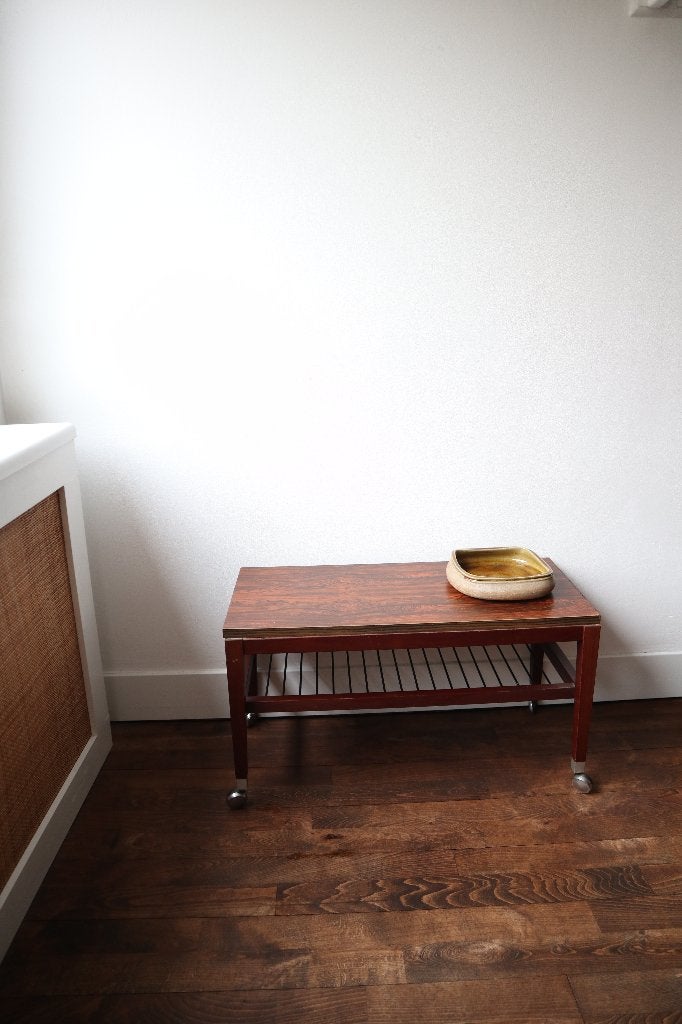 Vintage bijzettafel / retro mid century deens design 60 70, Antiek en Kunst, Antiek | Meubels | Tafels, Ophalen