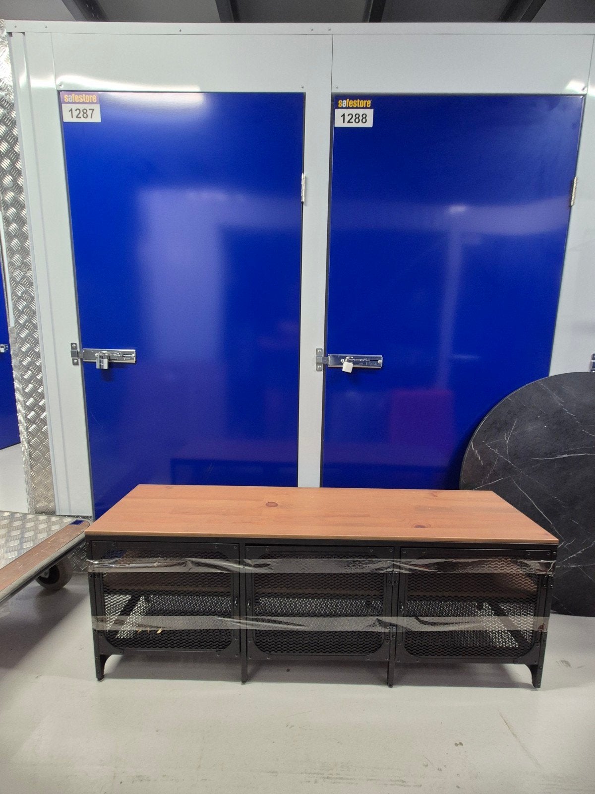 IKEA FJÄLLBO TV-meubel, zwart, 150x36x54 cm, Gebruikt, 100 tot 150 cm, Minder dan 100 cm, 25 tot 50 cm