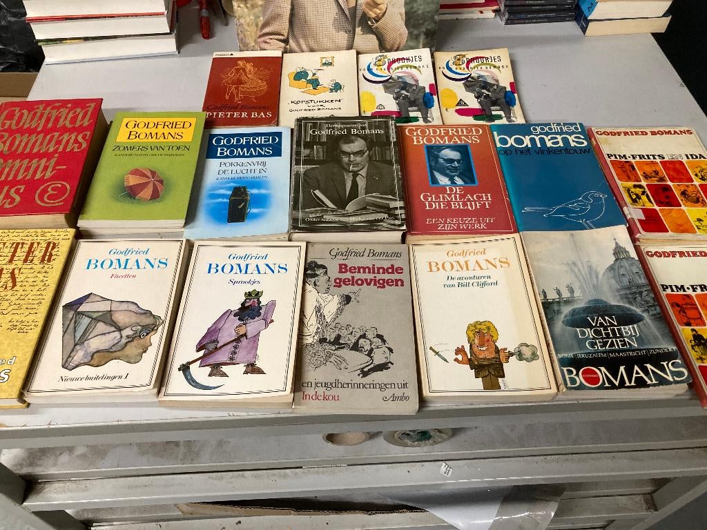 T.K. ca 21 boeken van Godfried Bomans en een LP Zie lijst