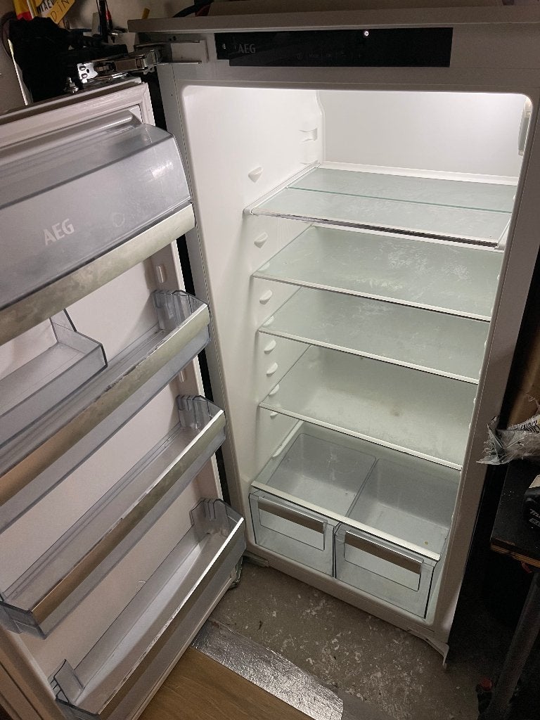 AEG inbouw koelkast 122cm SKE81221AC, Witgoed en Apparatuur, Ophalen, 120 tot 140 cm, 200 liter of meer, Energieklasse A of zuiniger
