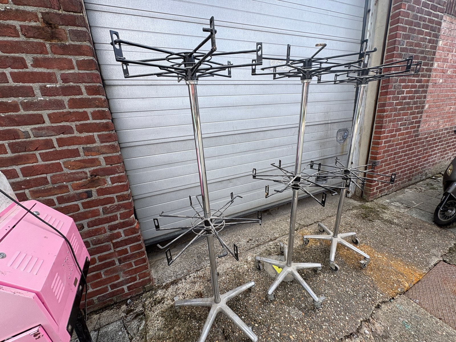 Set van 3 Tassen Molens / Draaiende Displays op Wielen, Ophalen