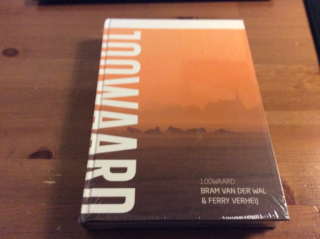 100WAARD. portretten van 100 bewoners van 1 - 100 jaar Nieuw, Ophalen of Verzenden, Nieuw, Overige onderwerpen