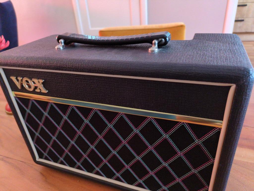 Handzame oefenversterker voor elektrische basgitaar, Ophalen of Verzenden