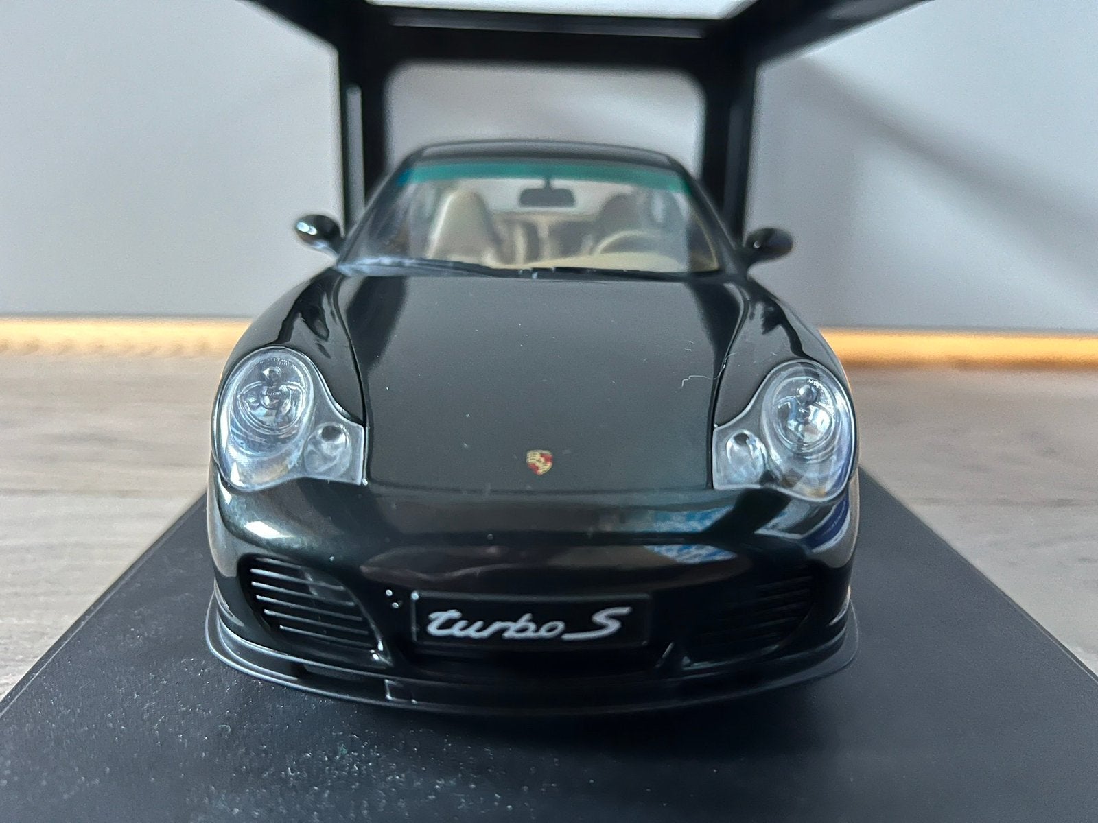 Porsche 996 Turbo S groen metallic Autoart 1:18, Ophalen of Verzenden, Zo goed als nieuw, Auto, Autoart