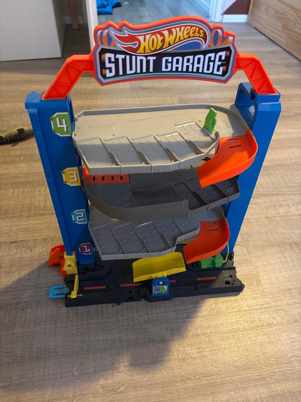 Hot Wheels Stunt Garage - Speelplezier voor uren!, Kinderen en Baby's, Ophalen of Verzenden, Zo goed als nieuw