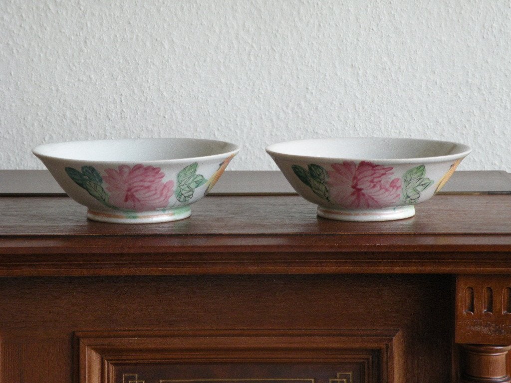 Schaaltjes, rijstschaaltjes, handbeschilderd. 2 Stuks., Ophalen of Verzenden, Zo goed als nieuw, Overige stijlen, Schaal of Schalen