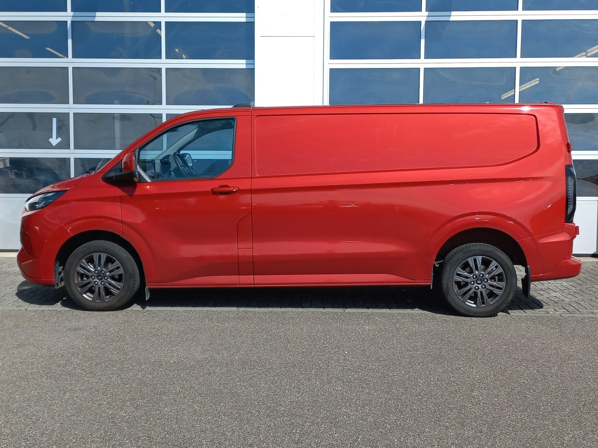Ford Transit Custom 320 2.5 PHEV L2H1 Limited, Auto's, Gebruikt, Euro 6, 4 cilinders, Met garantie (alle)