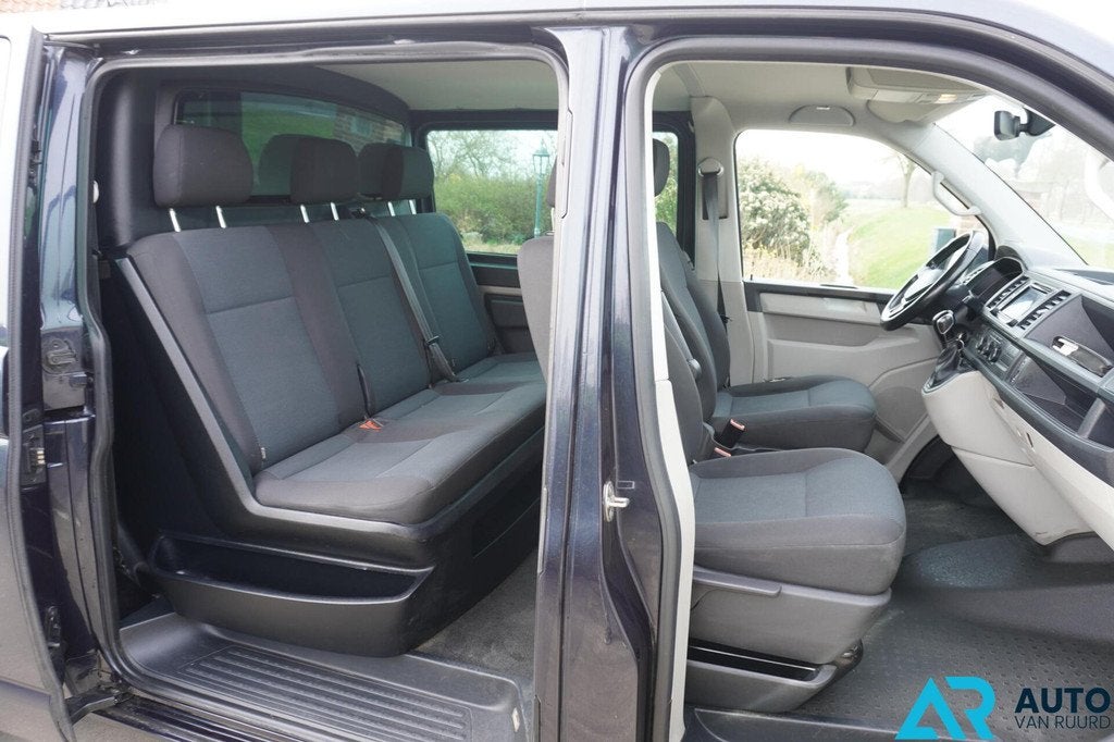 Volkswagen Transporter 2.0 TDI L2H1 DC * Dubbele cabine *, Stof, Gebruikt, 4 cilinders, 150 pk