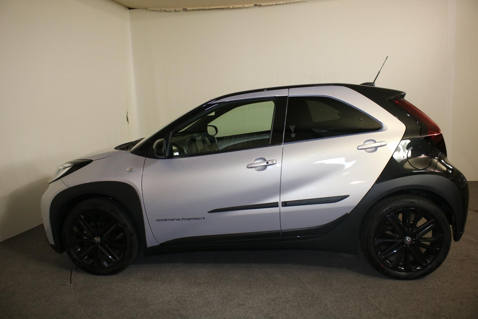 Toyota Aygo X 1.0 VVT-i MT | Camera | JBL audio | Stoelverwa, Voorwielaandrijving, Gebruikt, Euro 6, Automatische klimaatregeling